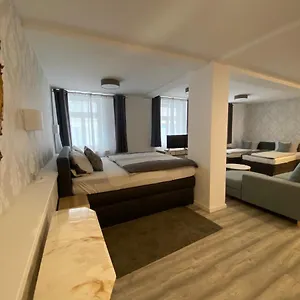 https://hotel-pension-adler-unterturkheim.stuttgart-hotel.com